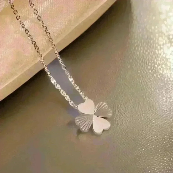 Darla Four Leaf Clover Pendant Necklace in Silver - Picture 6 of 7